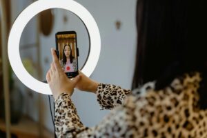 A Business Leader’s Guide to AI Video Generation & Deep Synthesis